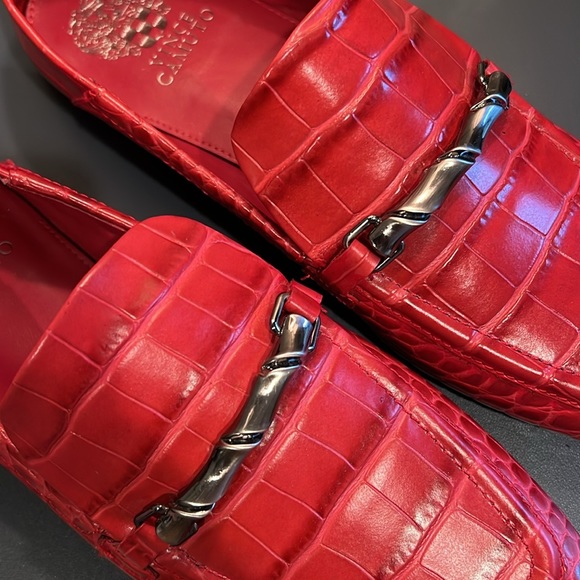 Vince Camuto red croco leather loafer with gunmetal chain on vamp. - Picture 7 of 13